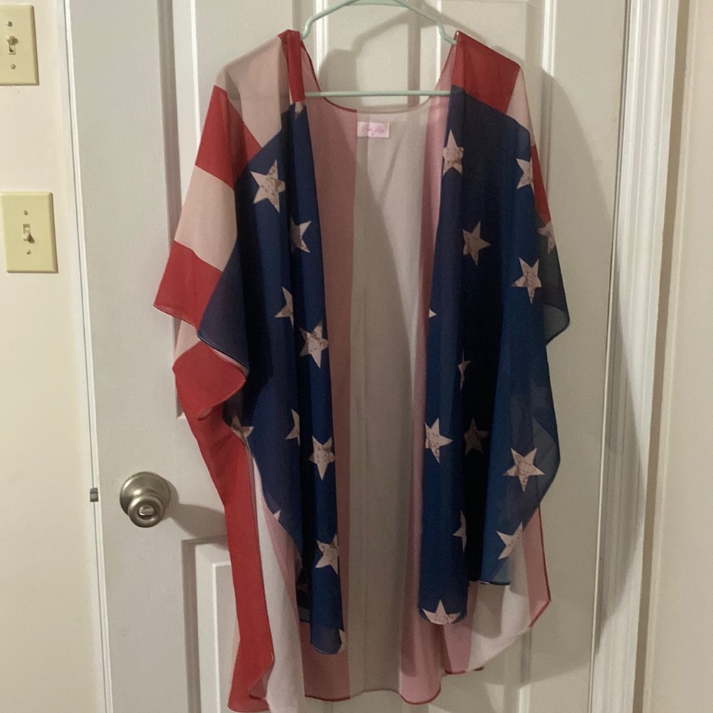 Red white and blue thin short sleeve cardigan